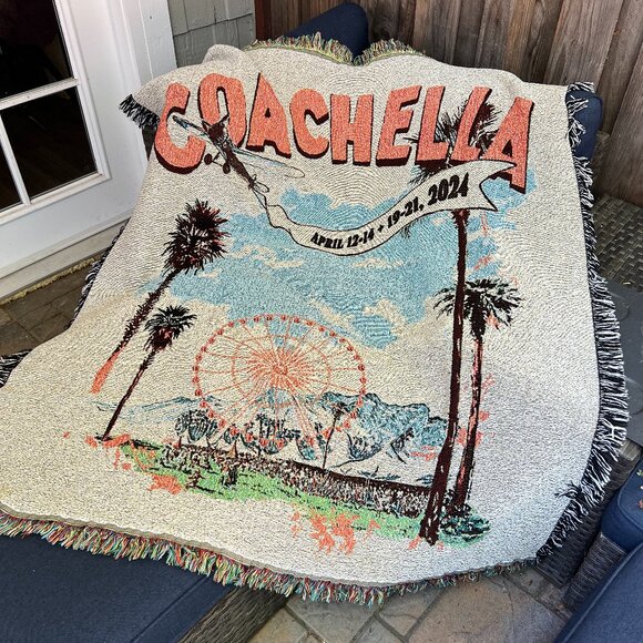 Coachella 2024 Official Merchandise Throw - Picture 1 of 2